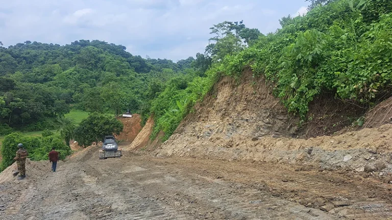 জঙ্গল সলিমপুরে সড়ক নির্মাণকাজ শুরু সেনা বাহিনীর