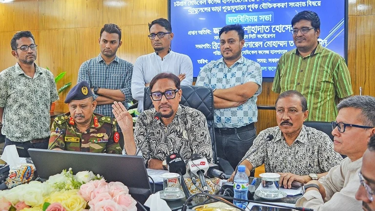 চমেকে বেসরকারি অ্যাম্বুলেন্সের ভাড়া বাড়লে ৩০ শতাংশ