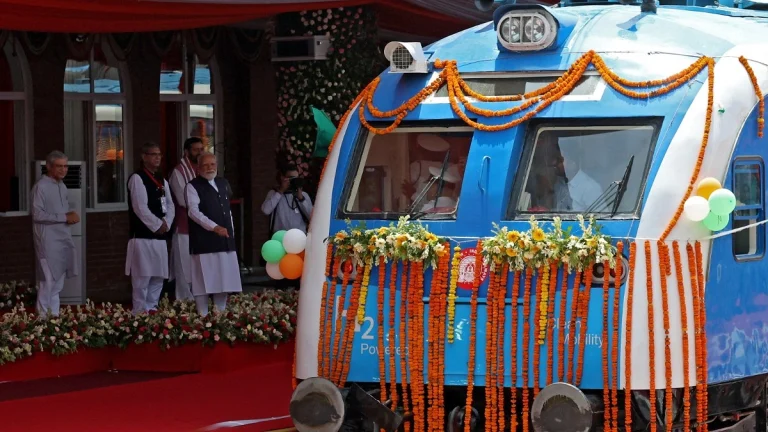হাইড্রোজেনচালিত ট্রেন চালু করল ভারত