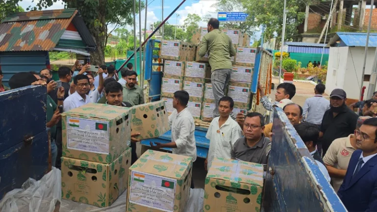 প্রধানমন্ত্রী তারেক রহমানের জন্য আনারস পাঠালেন ত্রিপুরার মুখ্যমন্ত্রী