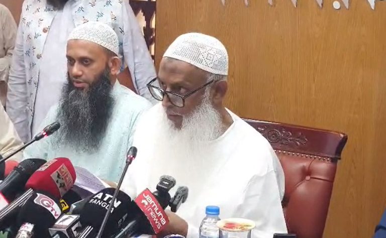 হজ প্যাকেজ ঘোষণা: সরকারি ব্যবস্থাপনায় খরচ বাড়ল ৩৮৪৮১ টাকা