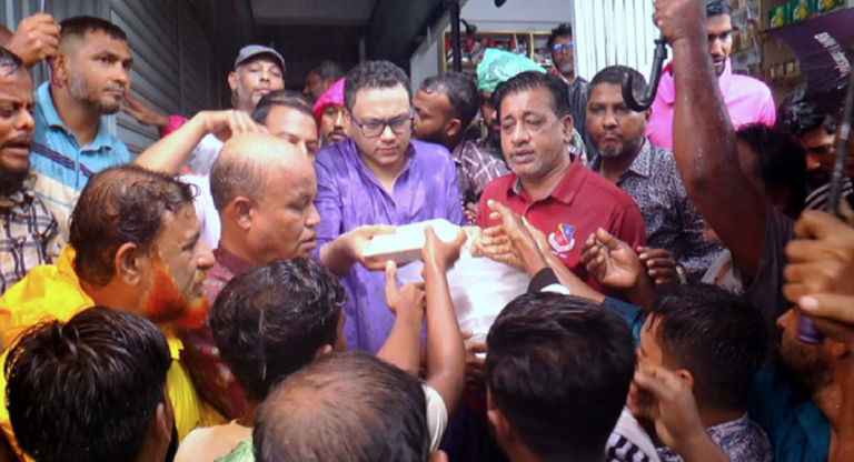 পানিবন্দী মানুষের খবর নিলেন এমপি সাঈদ আল নোমান