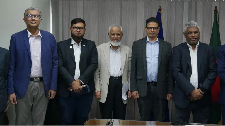 পোর্ট ও মেরিটাইম ট্রেড লজিস্টিক ব্যবস্থার আধুনিকায়ন জরুরি :  আমিরুল হক