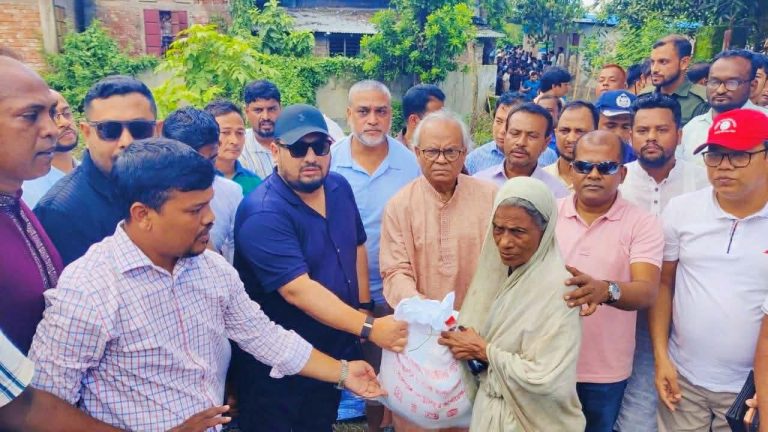 দুর্গত মানুষকে স্বাভাবিক জীবনে ফিরিয়ে সব  ব্যবস্থা গ্রহণ করা হবে : মীর হেলাল