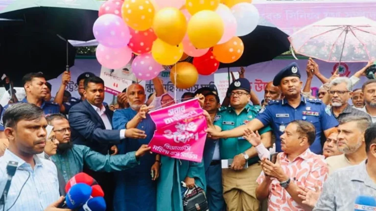 চট্টগ্রামে নারীদের জন্য চালু হলো বিশেষ বাসসেবা