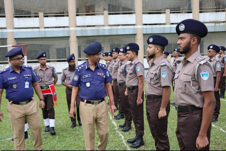 ব্রাহ্মণবাড়িয়া জেলা পুলিশের মাস্টার প্যারেড ও অস্ত্রাগার পরিদর্শনে চট্টগ্রাম রেঞ্জ ডিআইজি