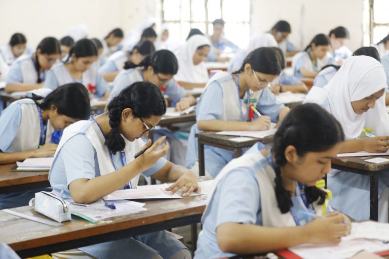 চট্টগ্রামের ফলে বিপর্যয়, পাসের হার ও জিপিএ দুটোই কমেছে