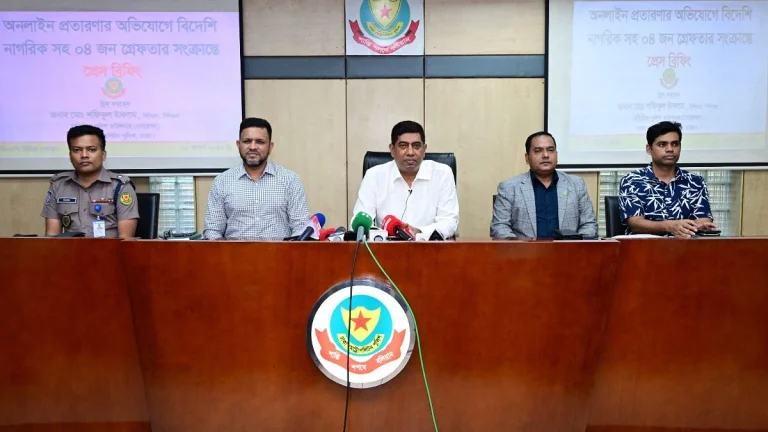 পুলিশের যানবাহনে হামলার সুনির্দিষ্ট গোয়েন্দা তথ্য নেই, সতর্কতা শুধু ‘রিমাইন্ডার’