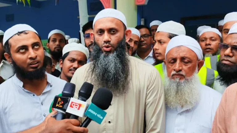 হেফাজত আমিরের দোয়া নিতে ফটিকছড়িতে ধর্ম প্রতিমন্ত্রী