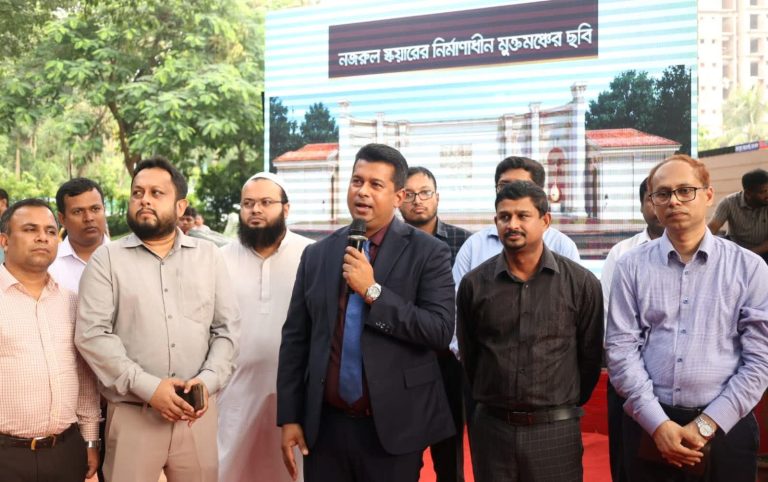 ডিসি হিলকে আরও সুন্দরভাবে সাজানোর উদ্যোগ নেয়া হয়েছে : চট্টগ্রাম জেলা প্রশাসক
