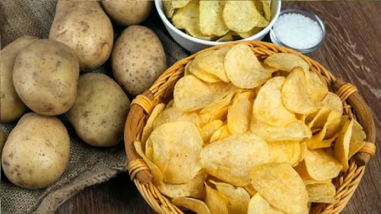 পটেটো চিপস খেয়ে বিপদ ডেকে আনছেন না তো?