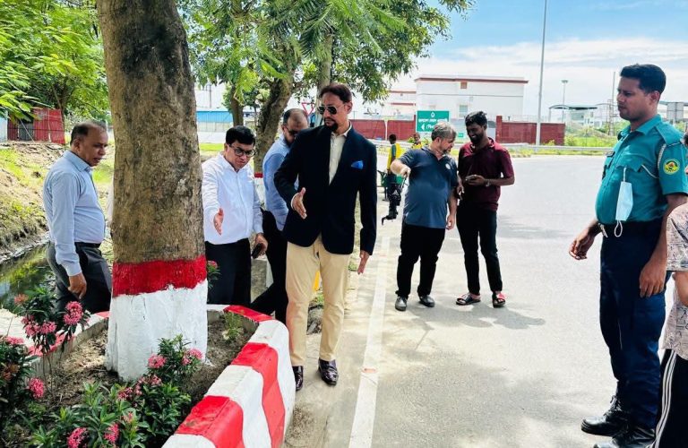 উদ্বোধনের অপেক্ষায় দেশের প্রথম সাইকেল ট্র্যাক : মেয়র ডা. শাহাদাত হোসেন