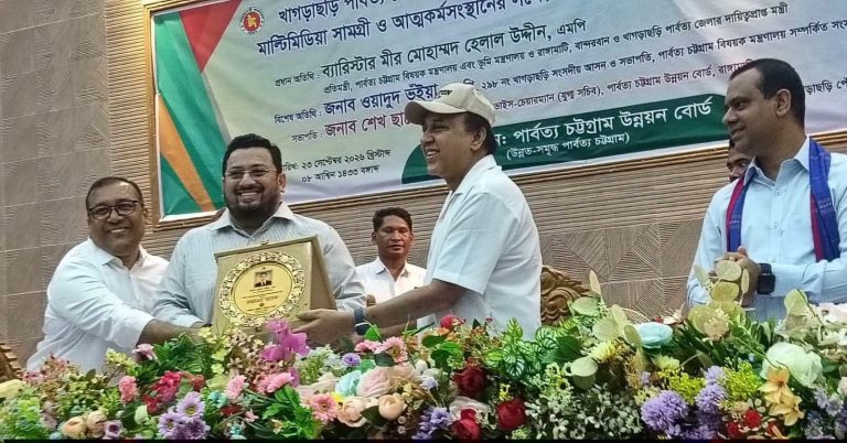 পিছিয়ে পড়া জনগোষ্ঠীকে গুরুত্ব দিয়ে উন্নয়ন প্রকল্প: ভূমি প্রতিমন্ত্রী