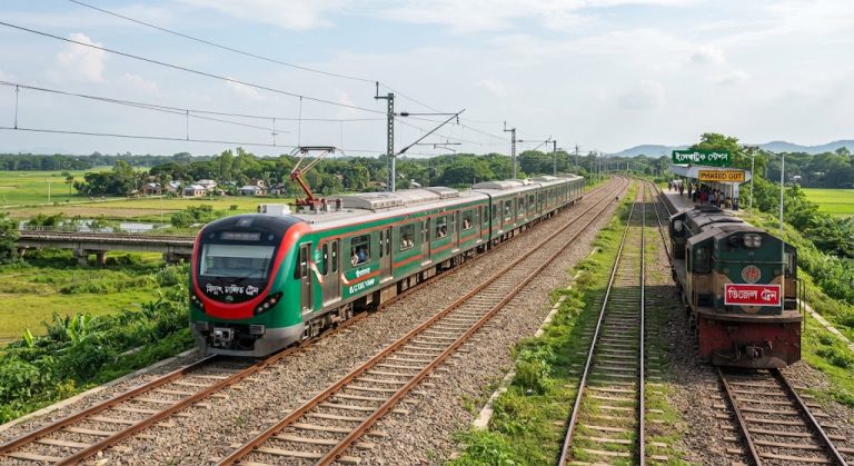 আসছে বৈদ্যুতিক ট্রেন