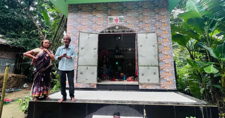 ফটিকছড়িতে মন্দির থেকে স্বর্ণালংকারসহ পূজার সামগ্রী লুট