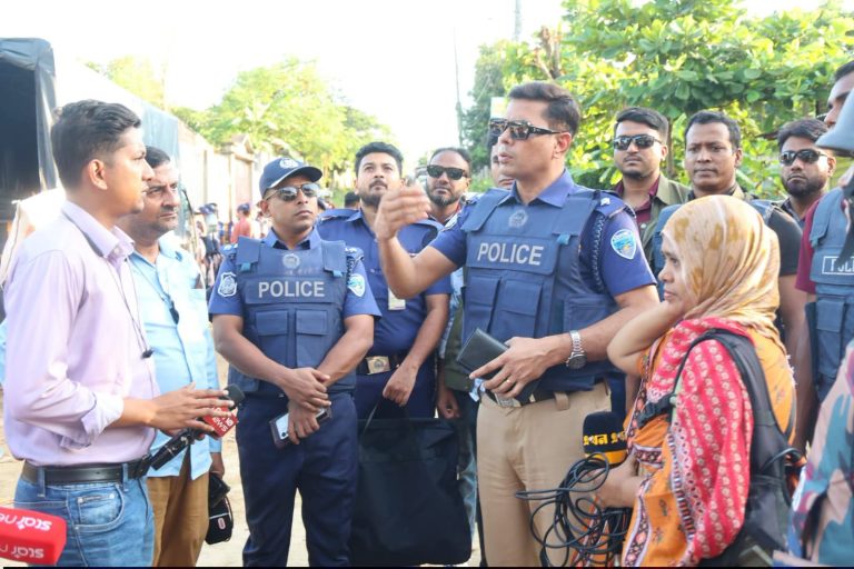 জঙ্গল সলিমপুরে জননিরাপত্তা ও আইনশৃঙ্খলা নিশ্চিতে অভিযান