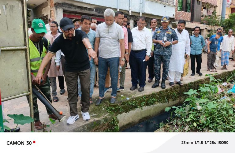 ‘তিন দিনে একদিন, জমা পানি ফেলে দিন’—ডেঙ্গু প্রতিরোধে মেয়রের আহ্বান
